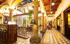 Casa Pedro Loza